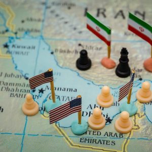 Tensioni geopolitiche in Medio Oriente: il protrarsi del conflitto in Iran continua a produrre effetti sui mercati energetici e sulle prospettive economiche globali.