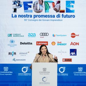 La Presidente dei Giovani Imprenditori di Confindustria, Maria Anghileri, durante la relazione di apertura del 55° Convegno Nazionale di Rapallo dedicato al tema "People - La nostra promessa di futuro".
