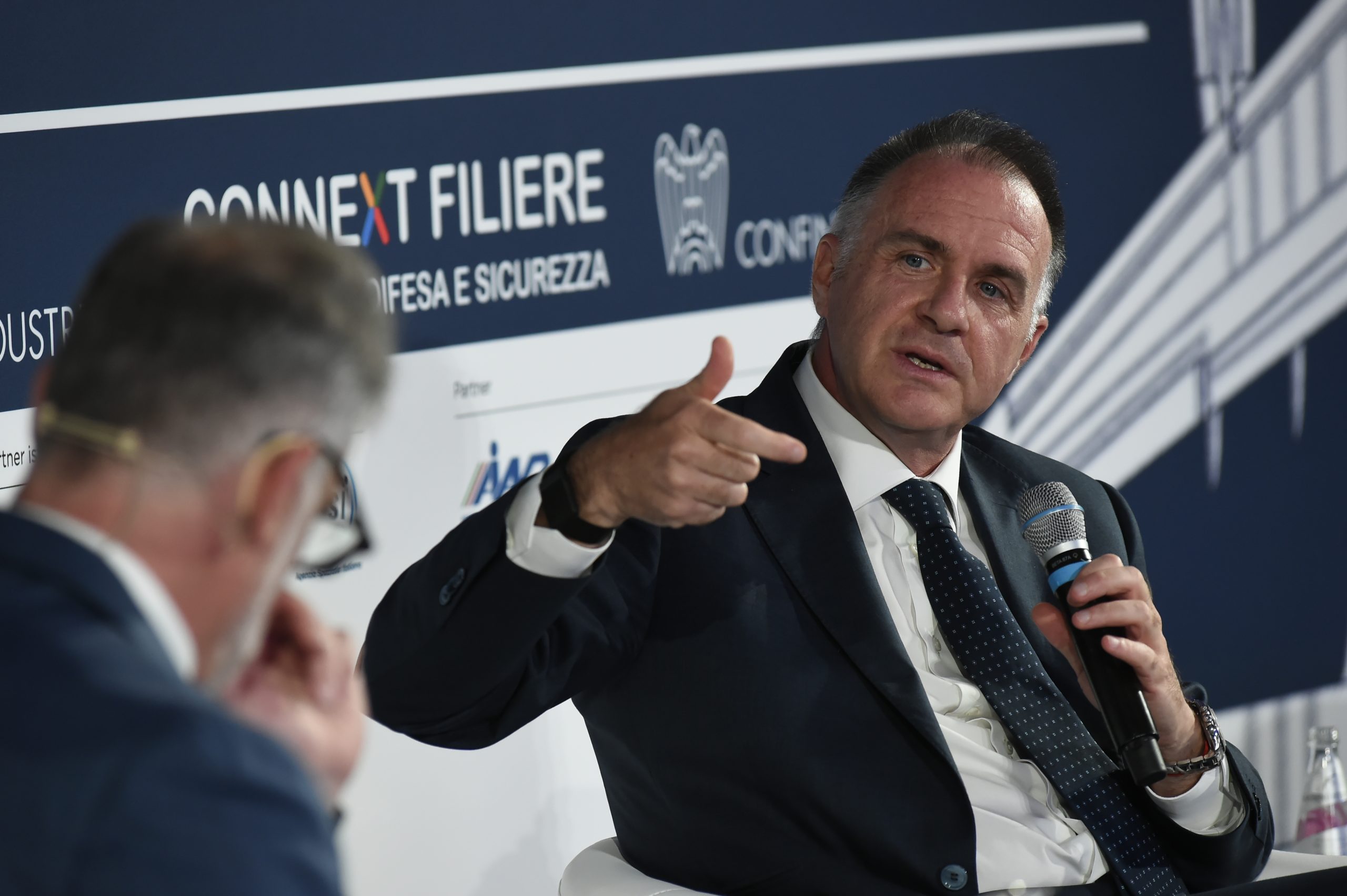 Emanuele Orsini, Presidente di Confindustria, durante l'evento di lancio di Connext Filiere Aerospazio, Difesa e Sicurezza.