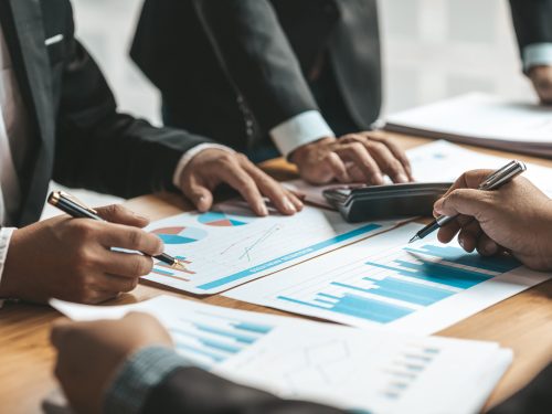 Il caro energia continua a condizionare le scelte finanziarie delle imprese, riducendo le risorse destinate ai nuovi investimenti.