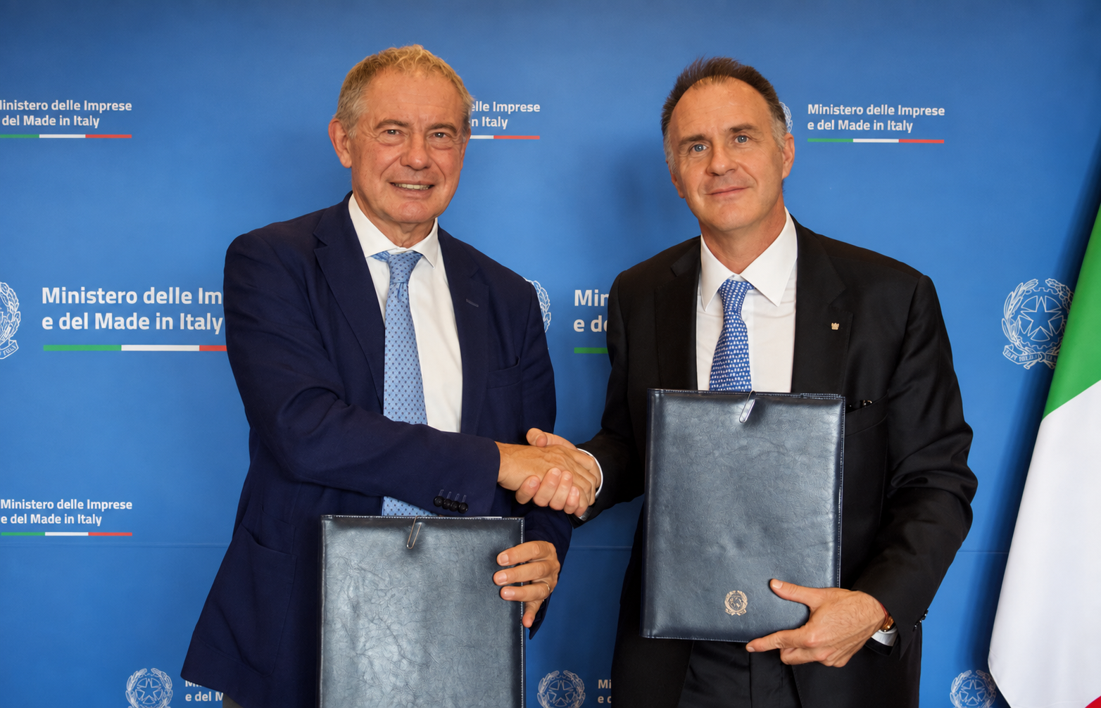 Il ministro delle Imprese e del Made in Italy Adolfo Urso (a sinistra) e il presidente di Confindustria Emanuele Orsini alla firma dei due protocolli d’intesa su crisi industriali e Case del Made in Italy, a Palazzo Piacentini.